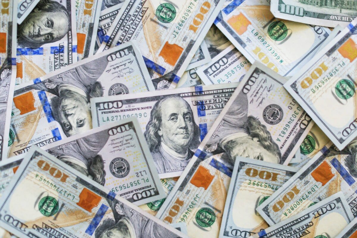 Analisis Penguatan Dolar AS Terhadap Rupiah dan Faktor-Faktor yang Mempengaruhinya