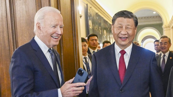 AI di Tengah Ketegangan AS-China: Kekhawatiran Global Meningkat