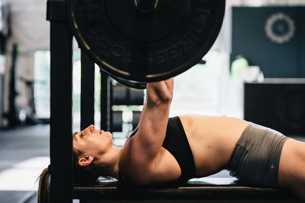 Bagaimana Bench Press Meningkatkan Kebugaran Secara Keseluruhan